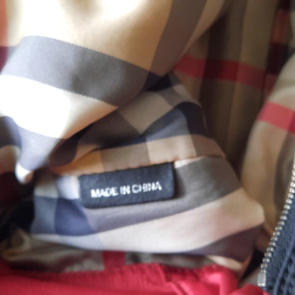 Burberry Buckleigh Tote - Picture 4 of 10